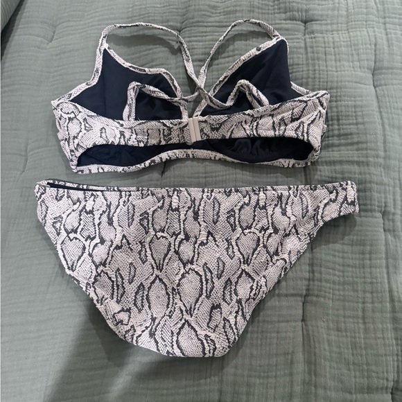 Great used condition Seafolly swimsuit. Sz 14 - Picture 6 of 12